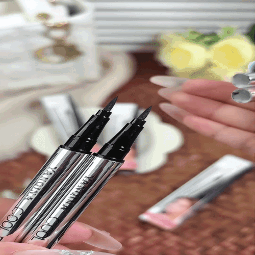 Ultra Black Instant Eyeliner